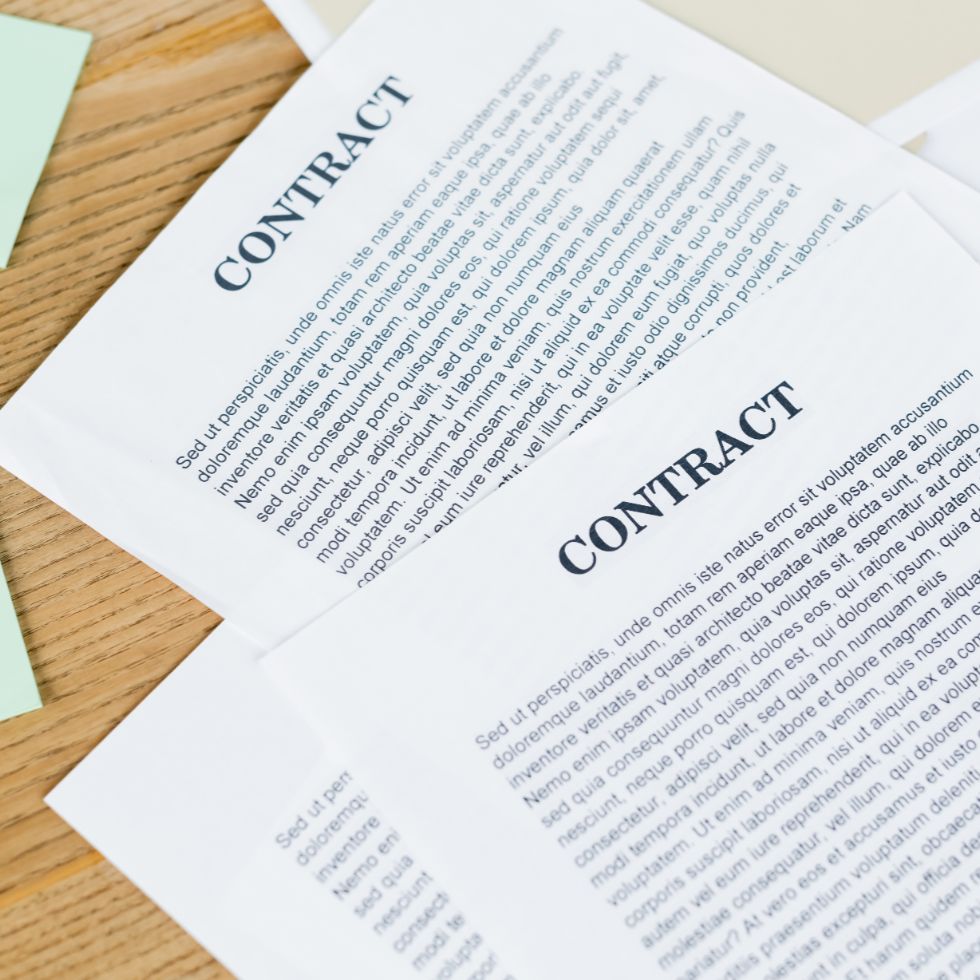 Tipos de contratos comerciales más usados por emprendedores y empresas